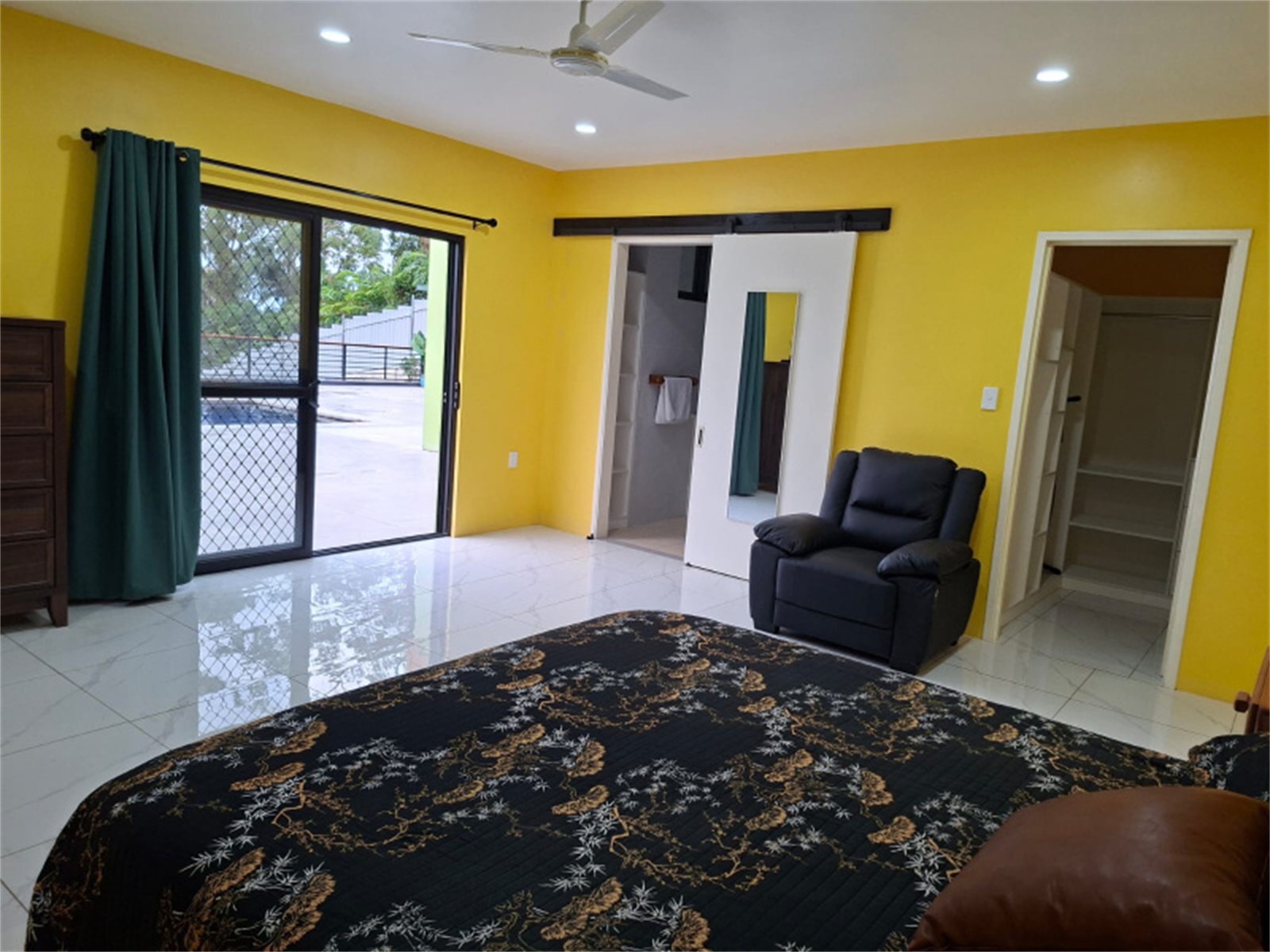 Tiapapata | Master bedroom with ensuite