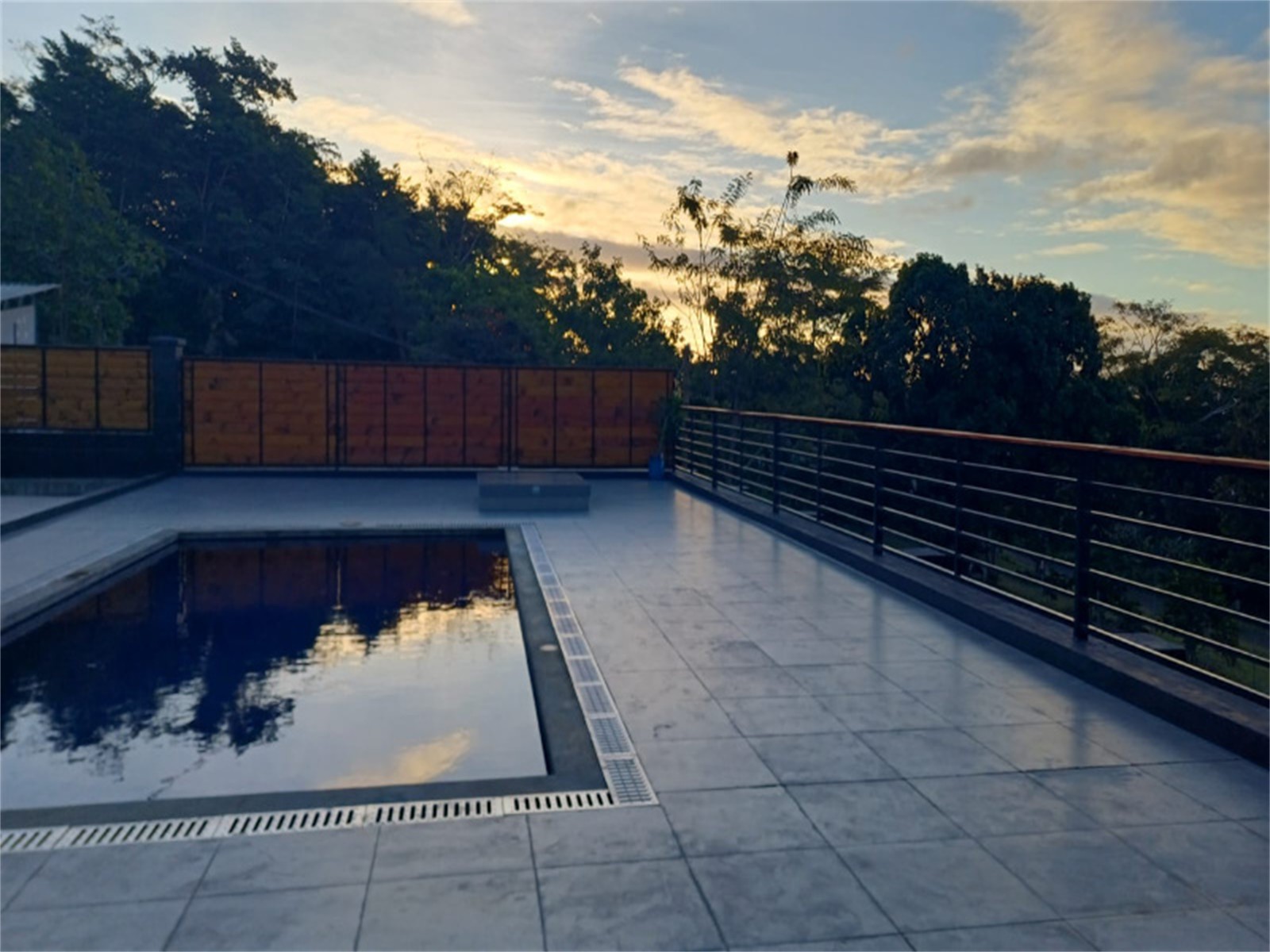 Tiapapata | Outside pool area