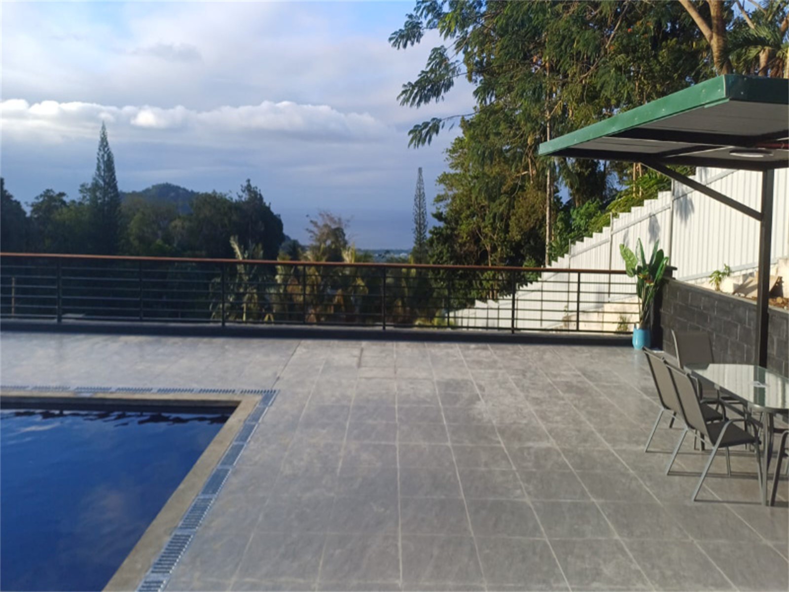 Tiapapata | Pool Deck
