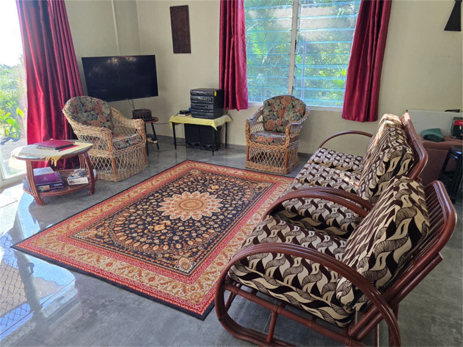 Lounge Area | Vaoala